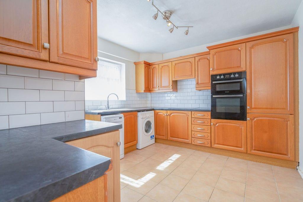 Apartment in Richings Park, Iver - View 3