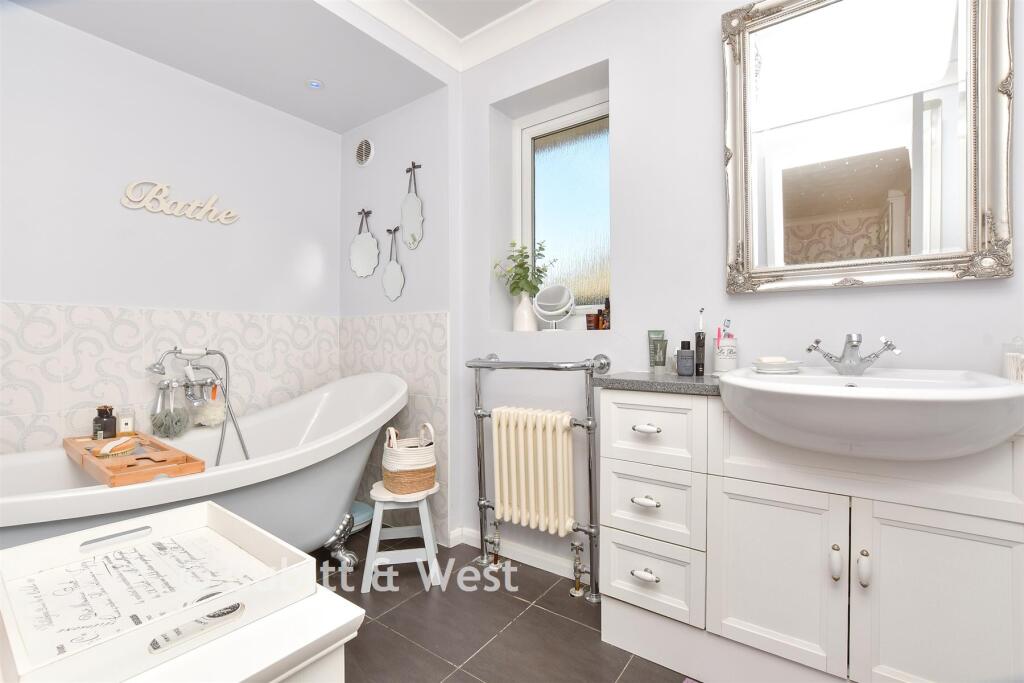House in Tonbridge - More