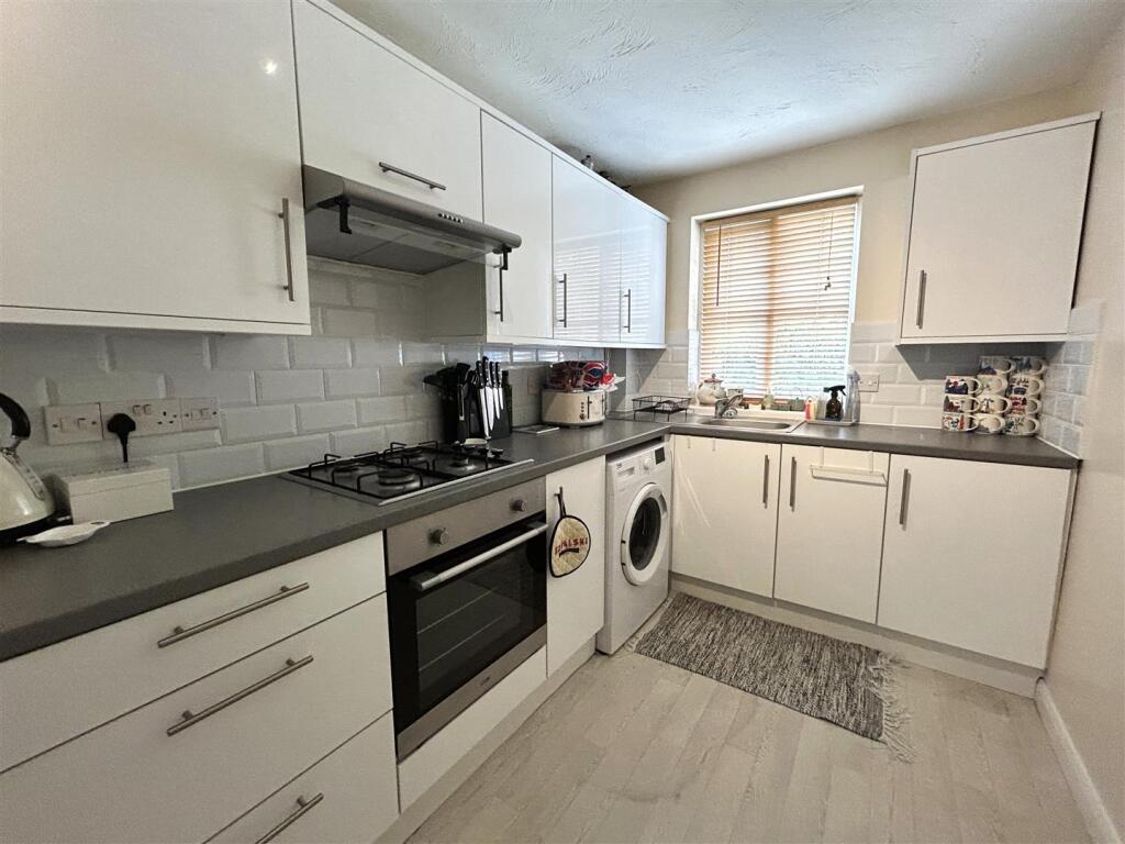 Partridge Close, Chippenham photo 4