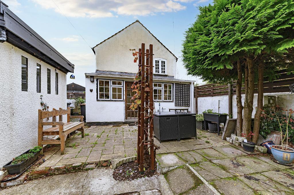 House in Bedford, Goldington - View 4