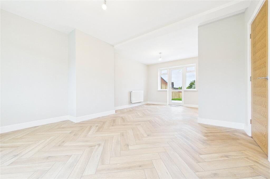 House in Reading, The Triangle, Tilehurst - View 5
