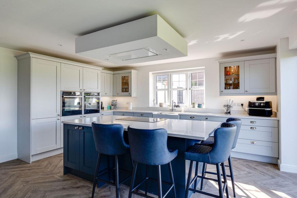 House in Lavister, Broadoak, Rossett - More