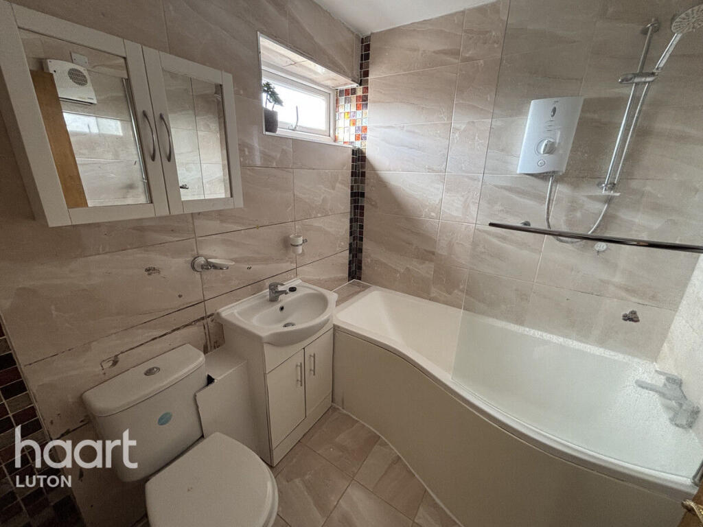 Apartment in Luton, Stopsley - View 5