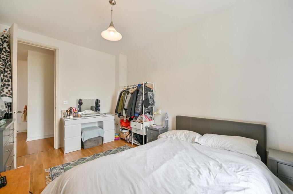 Apartment in Twickenham - View 4