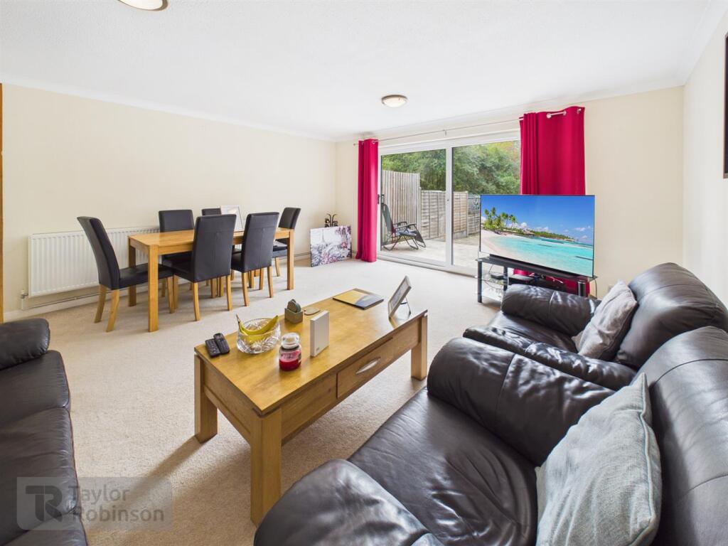 House in Redhill - View 3
