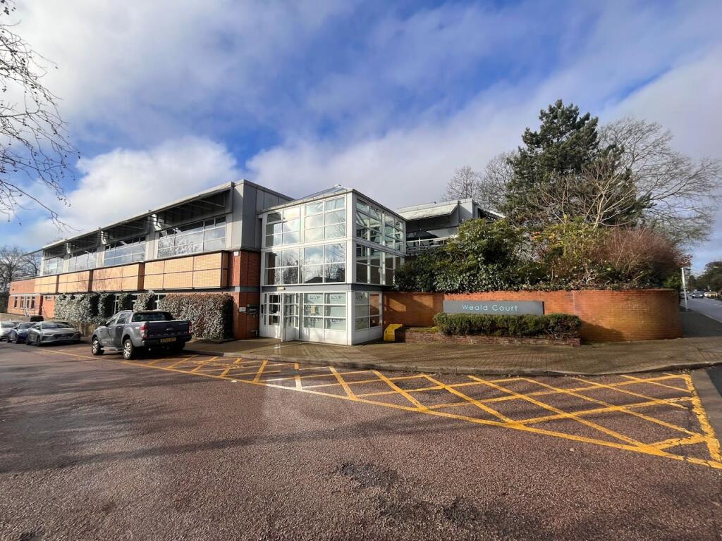 Main image of property: Lower Ground Floor, Weald Court, 101-103 Tonbridge Road, Tonbridge, TN11 9HL