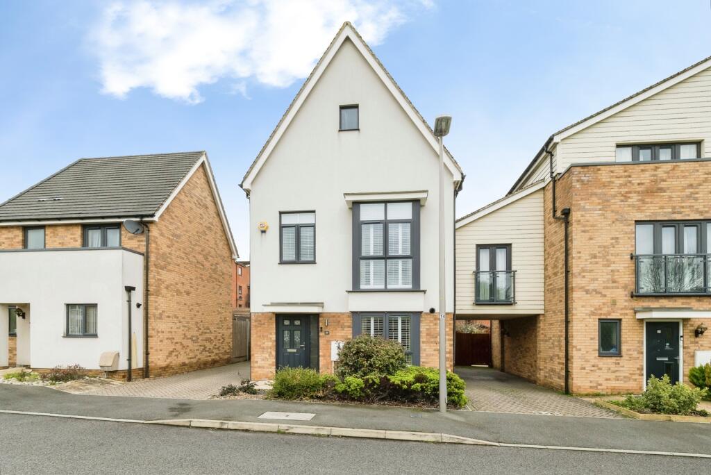 Main image of property: Meadow Drive, Aveley, South Ockendon, Essex, RM15