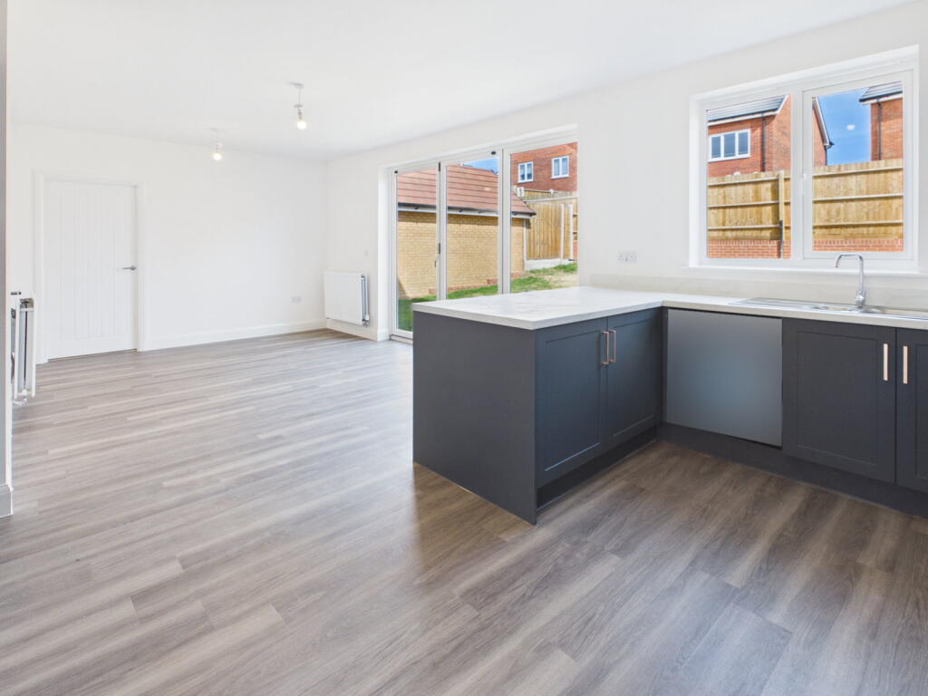 House in Stoke-on-Trent - More