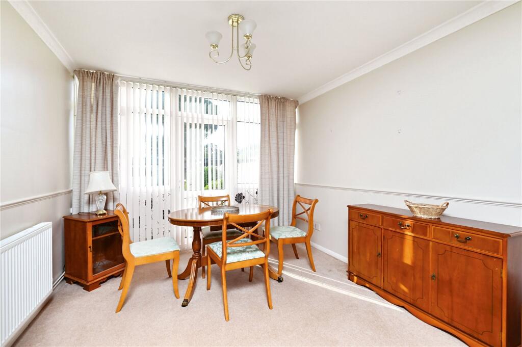 House in Hart, Yateley - View 5