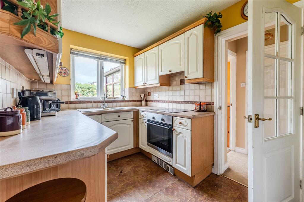 House in Leeds, Larkfield, Rawdon - More