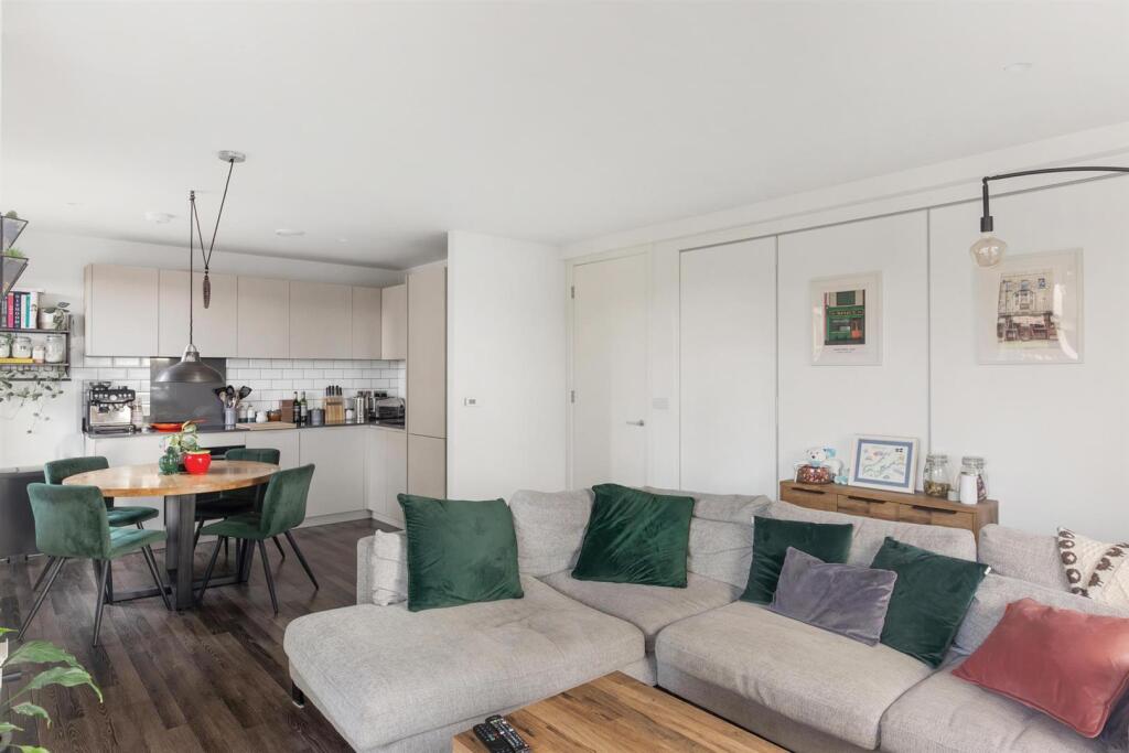 Apartment in London - More