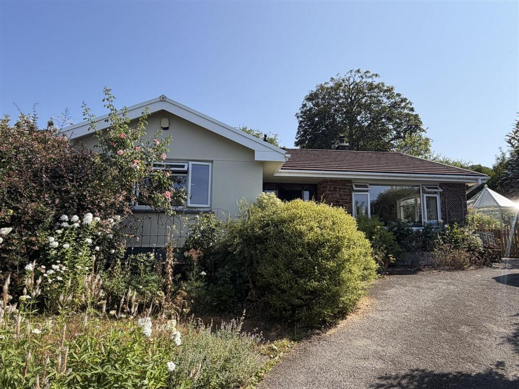 Main image of property: Reeds Park, Lostwithiel