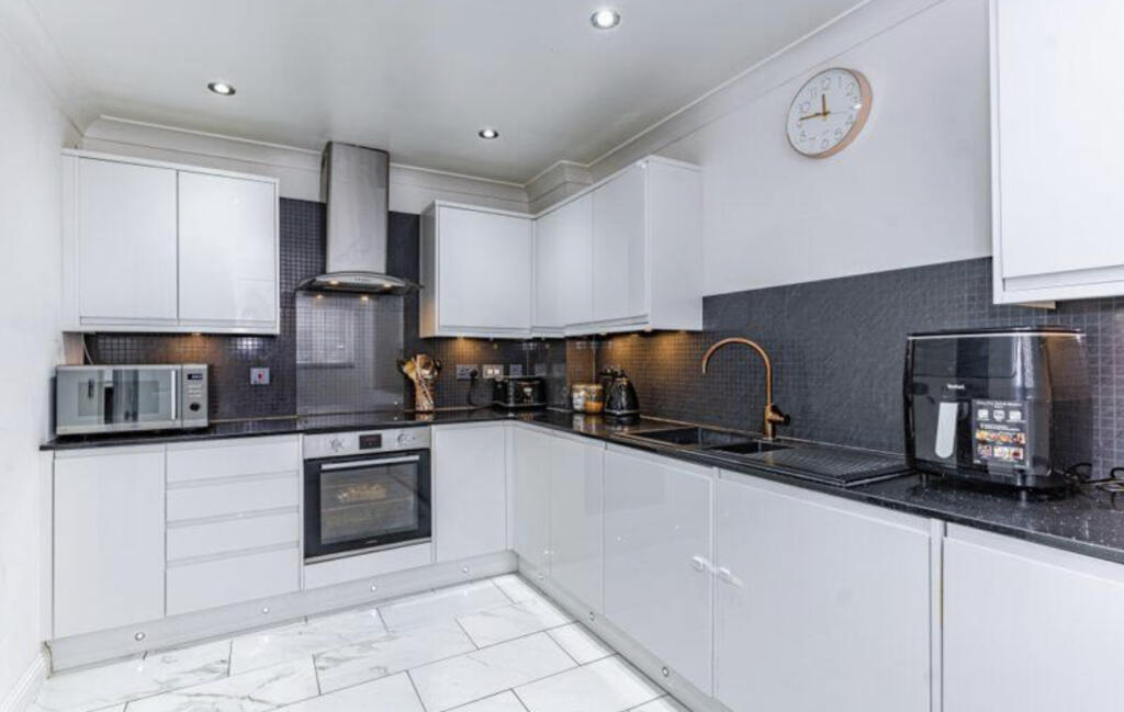 Additional image 7 of Fullerton Close, Markyate, St Albans