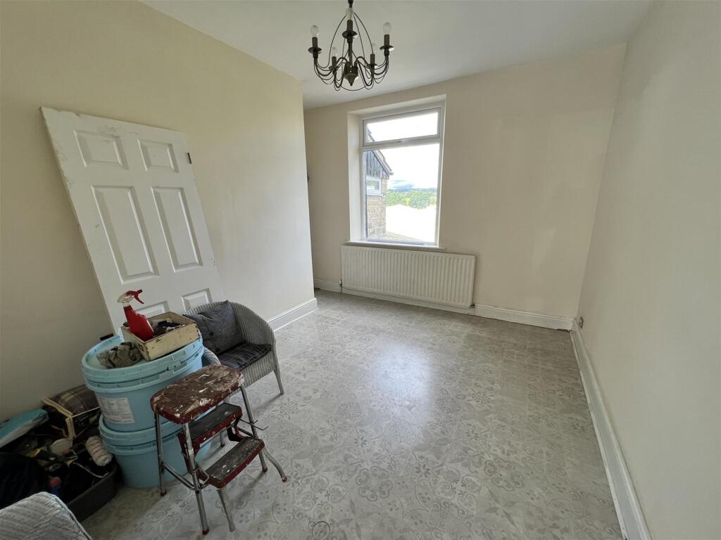 Additional image 4 of Vacant Unit, Wyke, West Yorkshire