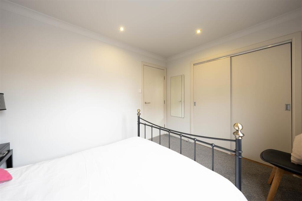 Apartment in Perth - View 4