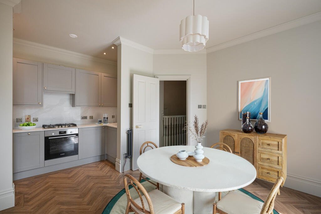 Apartment in London - View 5