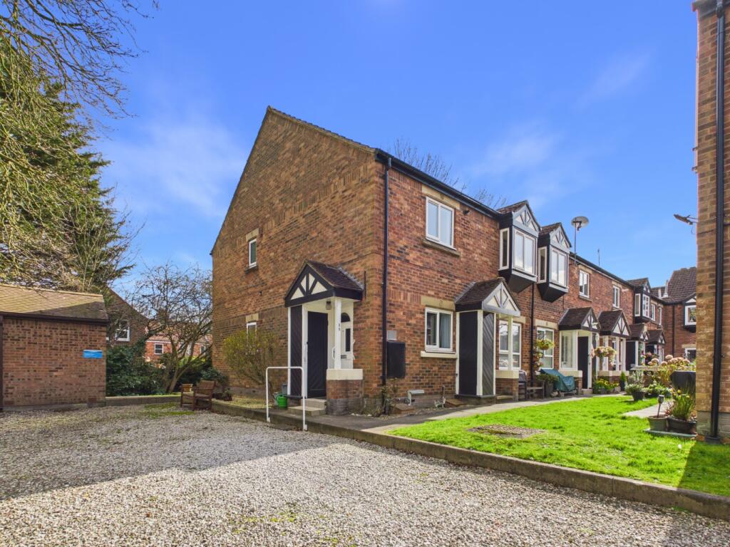 Main image of property: Applegarth Mews, Crescent Street, Cottingham, HU16 5SS