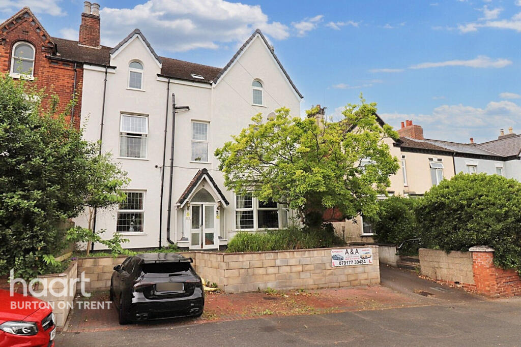 7-bed semi-detached on Stanton Road, Stapenhill, £500,000