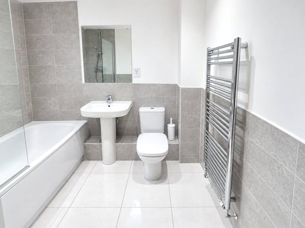 Carter Court, Hook, Hampshire, RG27 photo 3