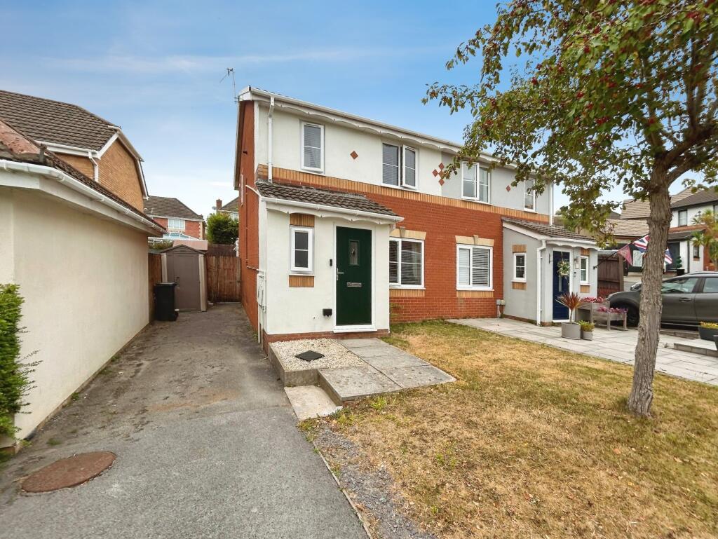 Main image of property: Clos Onnen, Margam, SA13
