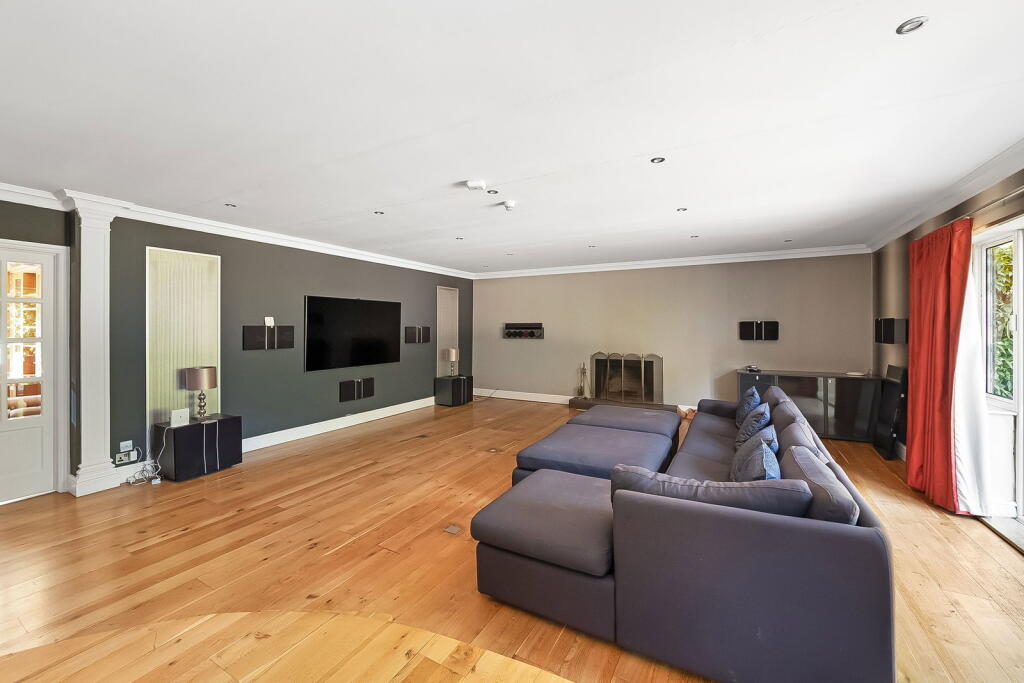 House in Kingston upon Thames - View 2