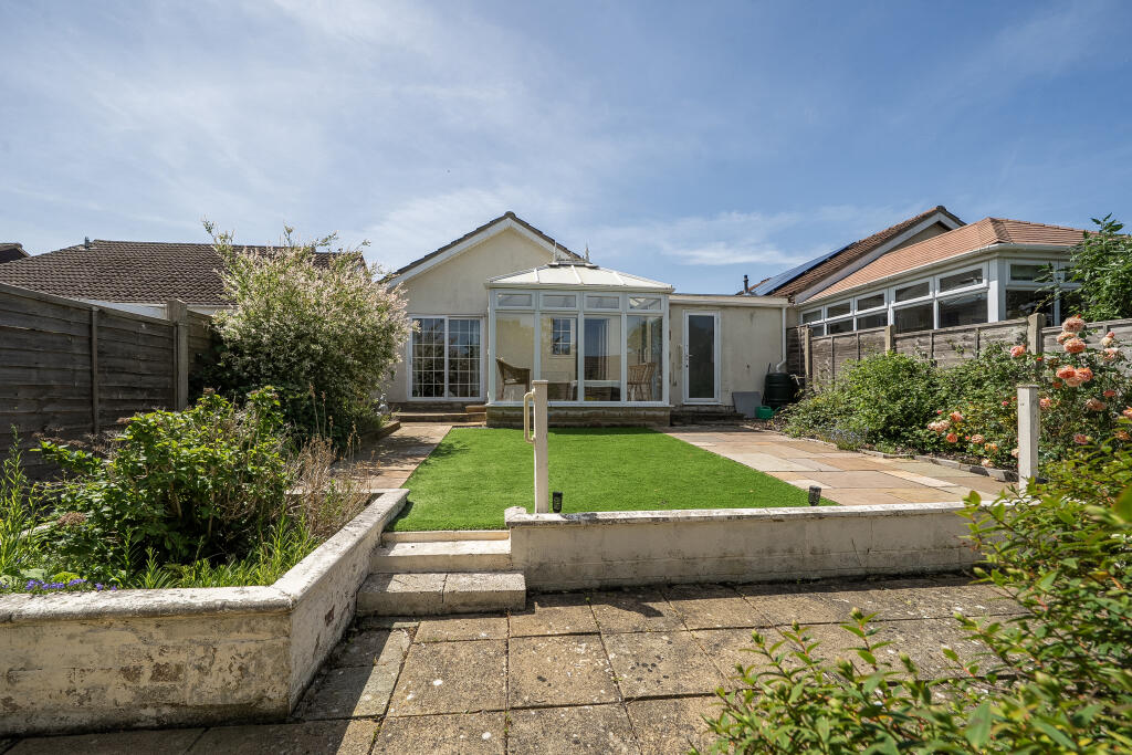 Alnwick, Toothill, Swindon, SN5 - View 5