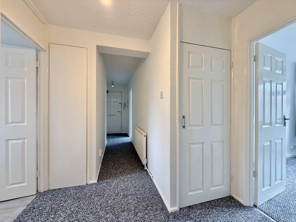 Apartment in Romford - More