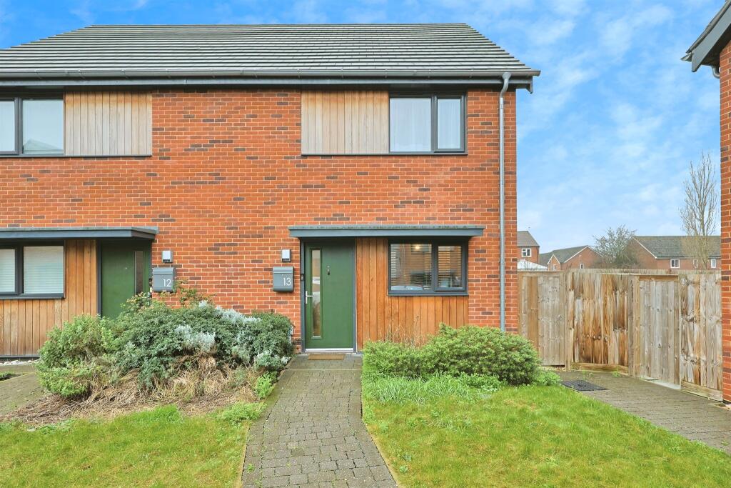 2-bed semi-detached on Woollen Way, Watton, Thetford, £168,750