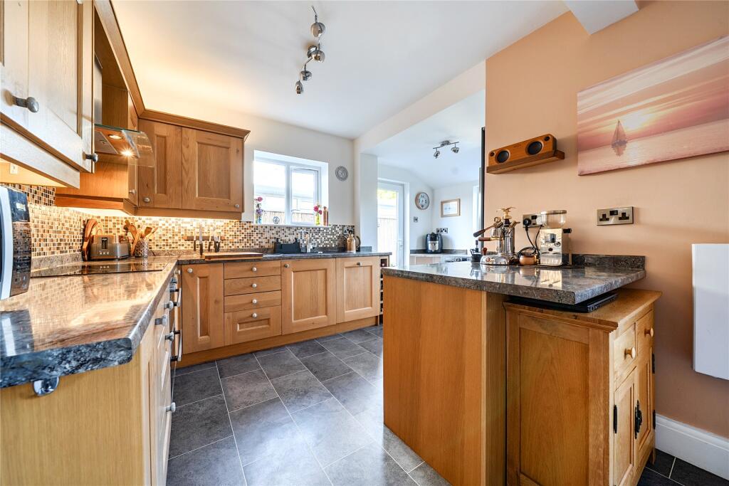House in Kempston, Bedford - More
