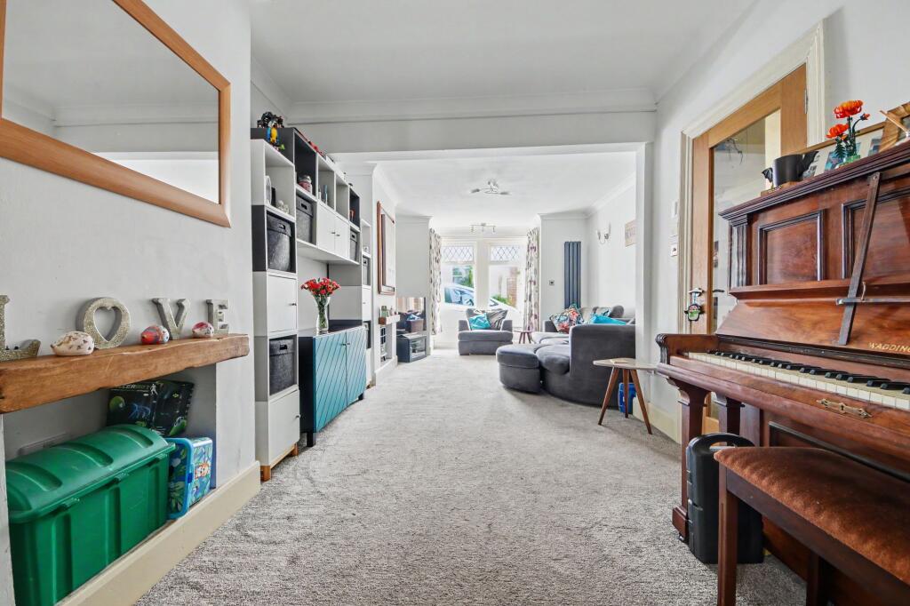 House in Southampton - View 5