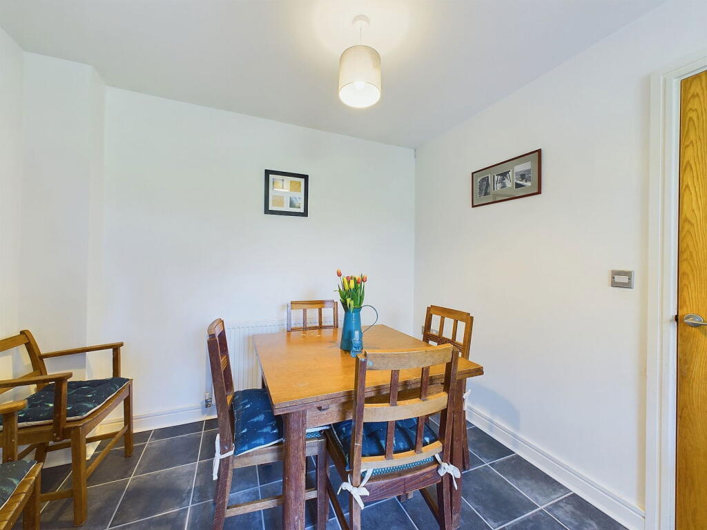 The Green, St Austell, PL25 photo 4