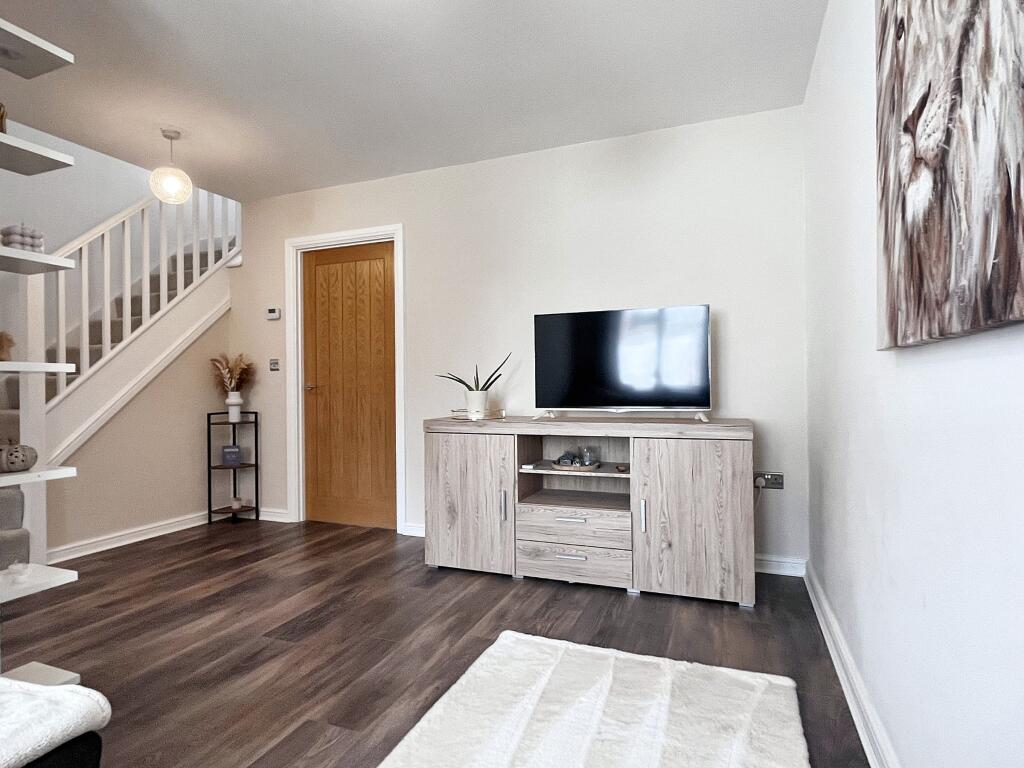 Castle Garden Drive, Knaresborough photo 4