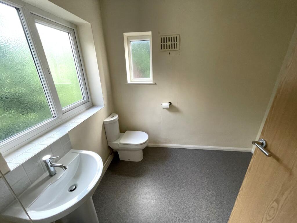 Additional image 4 of First Floor, 966 Old Lode Lane, Solihull, B92 8LN