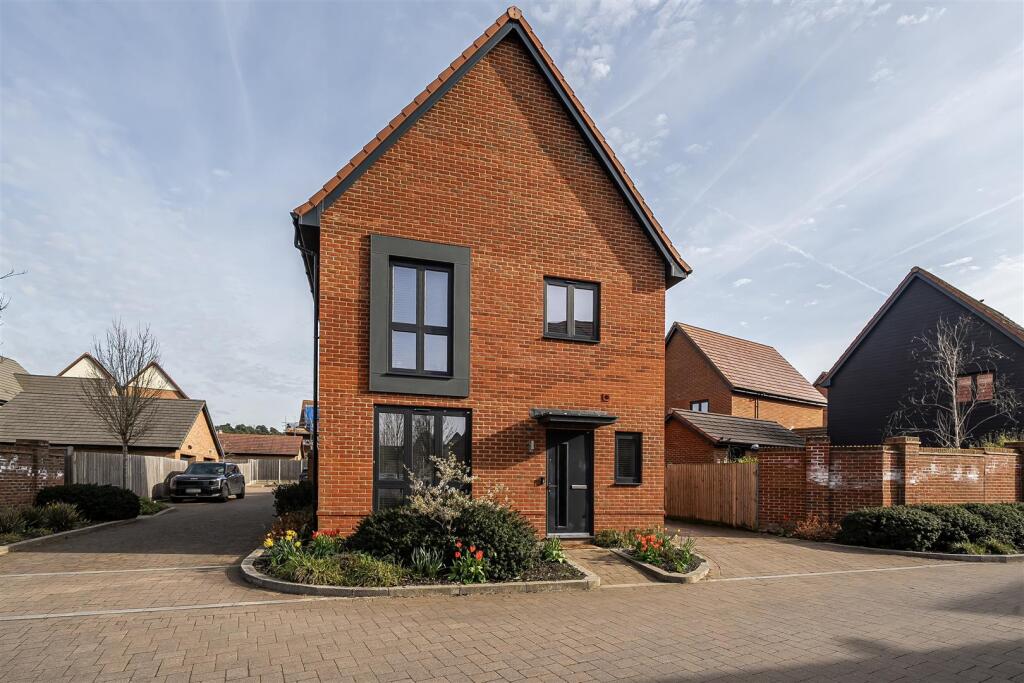 Main image of property: Westfield Place, Crowthorne, Berkshire, RG45 6QQ