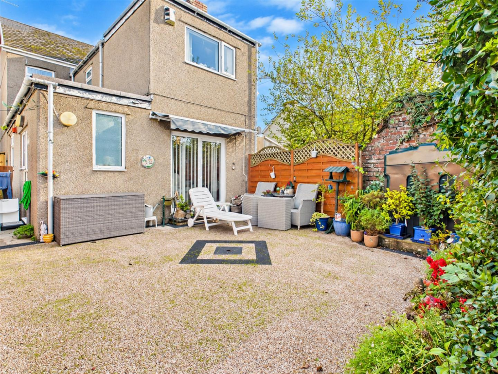 House in Bridgend, Kenfig Hill - View 2