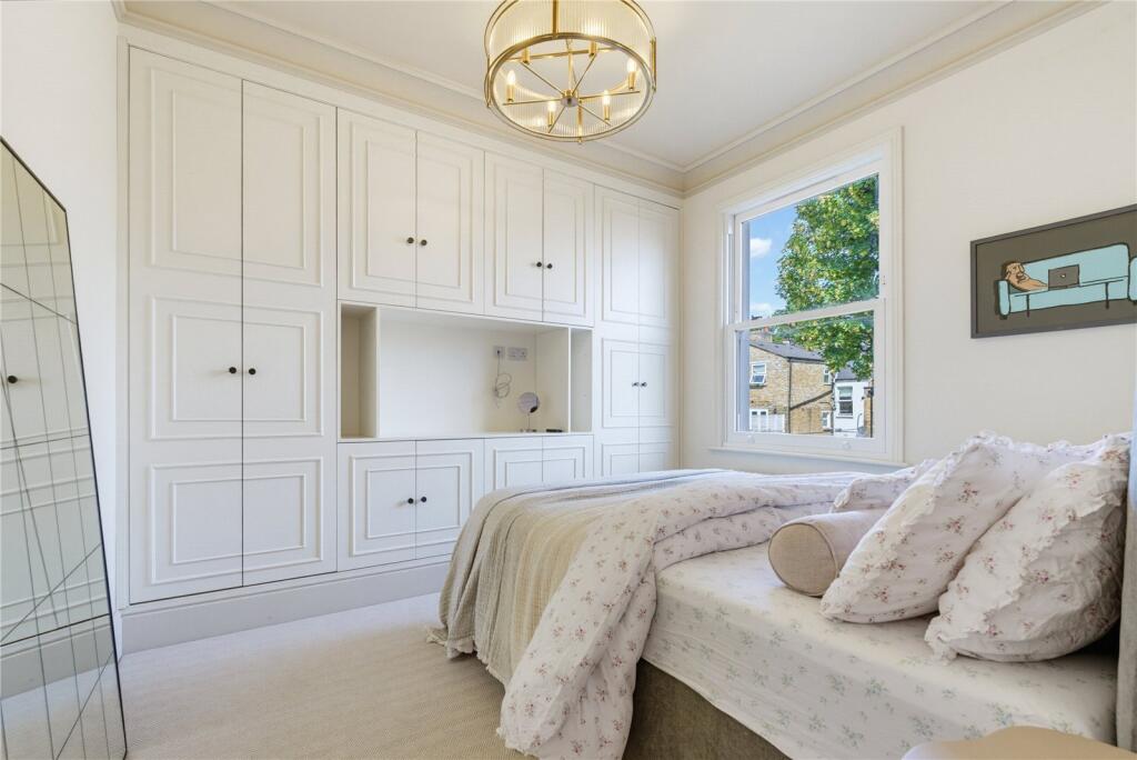 Apartment in London - View 5