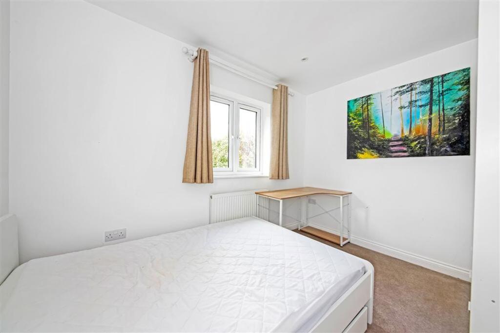 House in London - View 5
