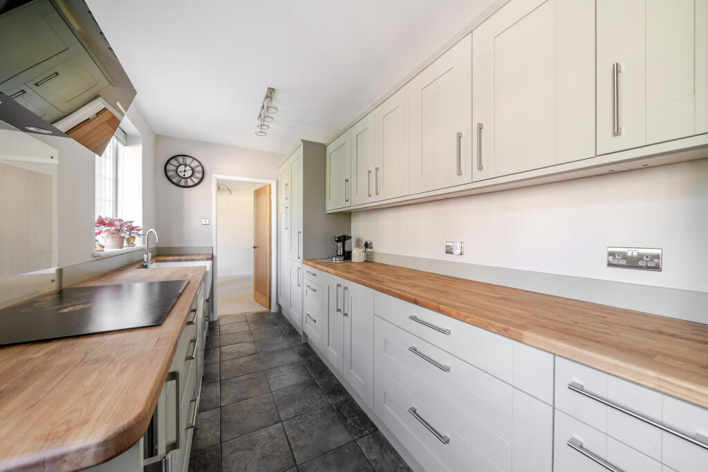House in Melton, Bottesford - More