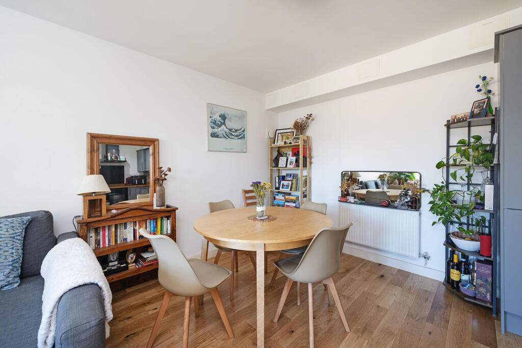 Apartment in London - More