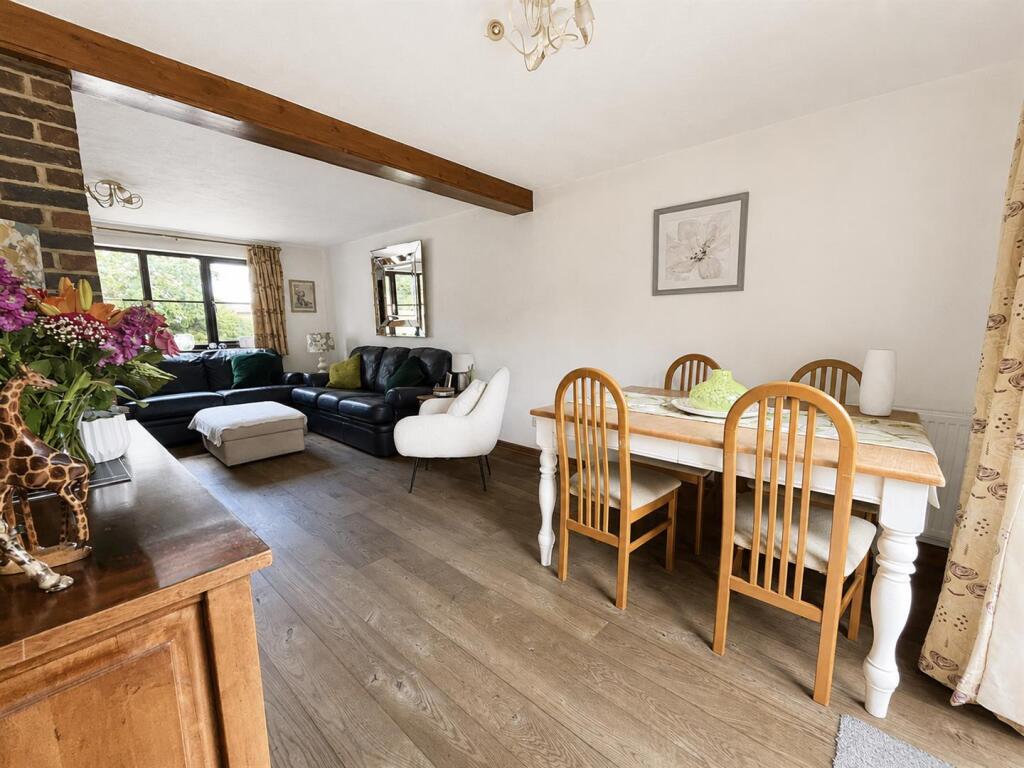 House in Wealden, Sandy Cross, Heathfield and Waldron - More