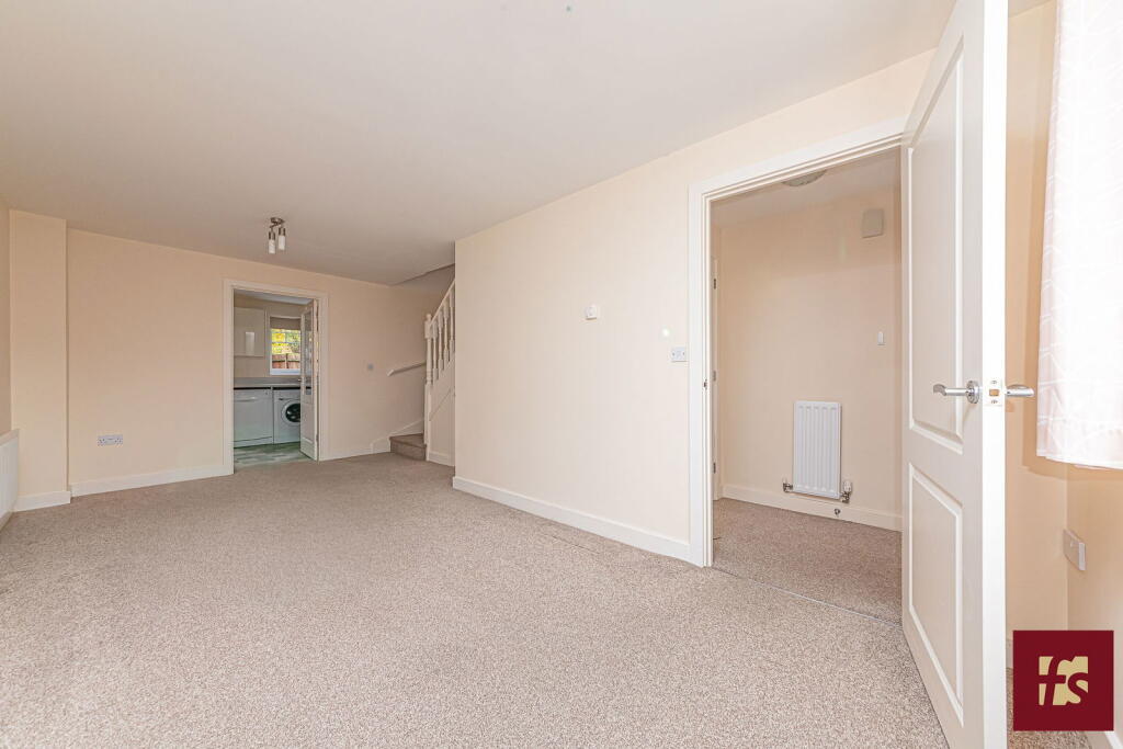 Carina Drive, Wokingham, RG40 1EF photo 2