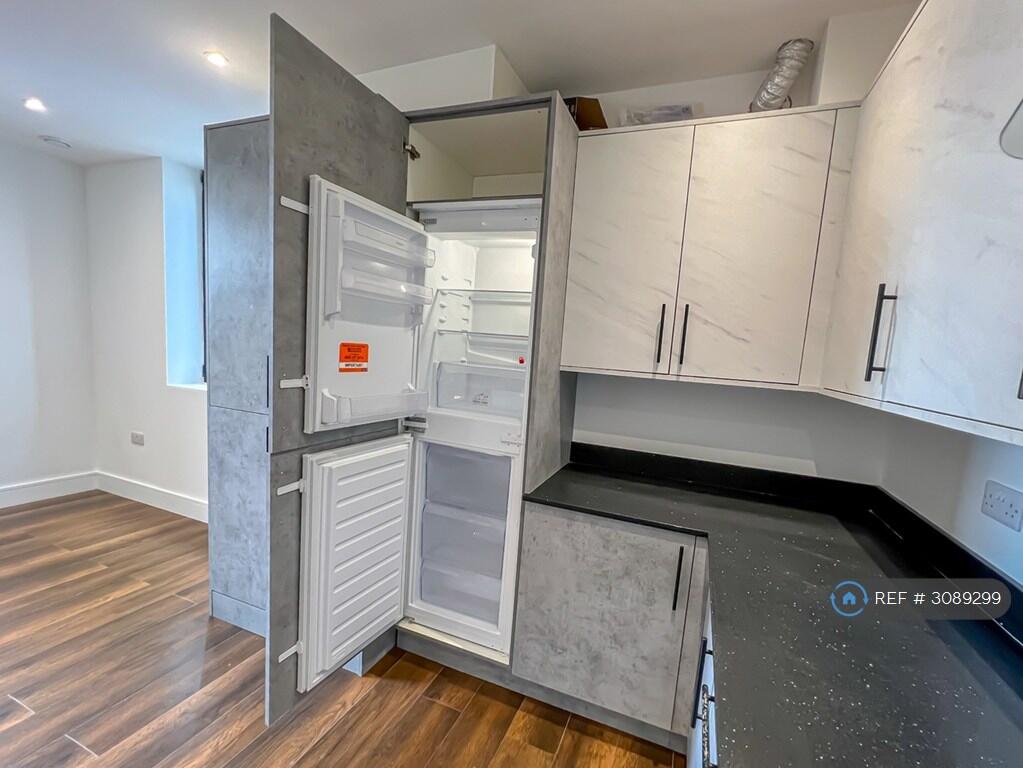Apartment in Twickenham - View 4