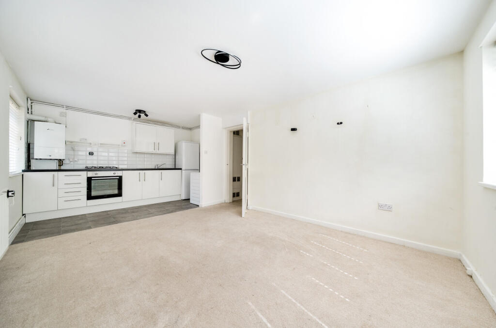 Apartment in Brighton, Round Hill - View 2