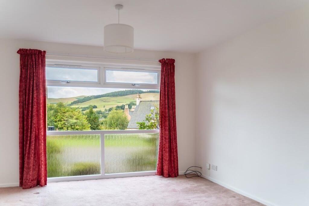 House in Peebles, Old Town, The Scottish Borders - View 4