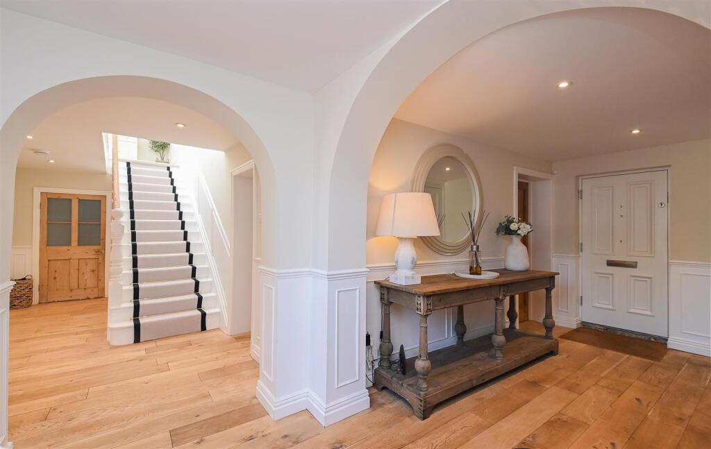 St Marys Cottage, Sudbury Road, Yoxall, DE13 - View 3