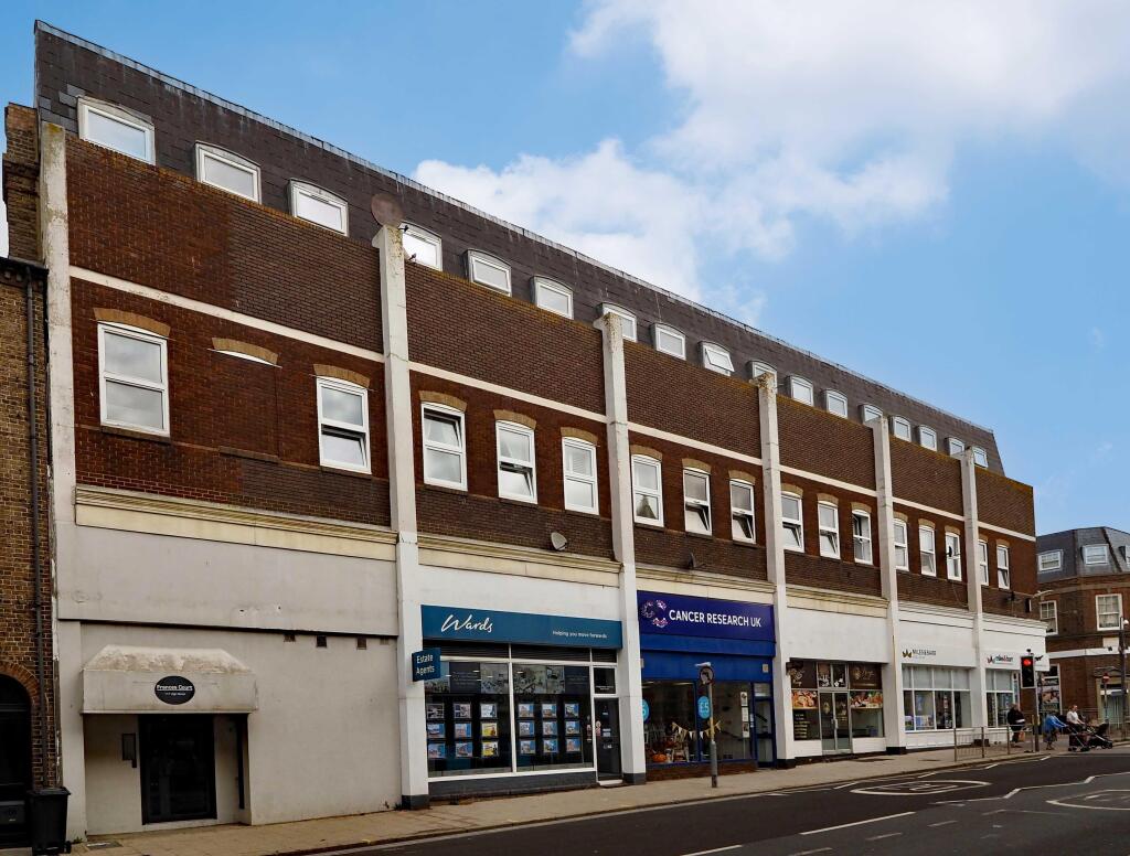 Main image of property: 11 Frances Court, 117 High Street, Herne Bay, Kent, CT6