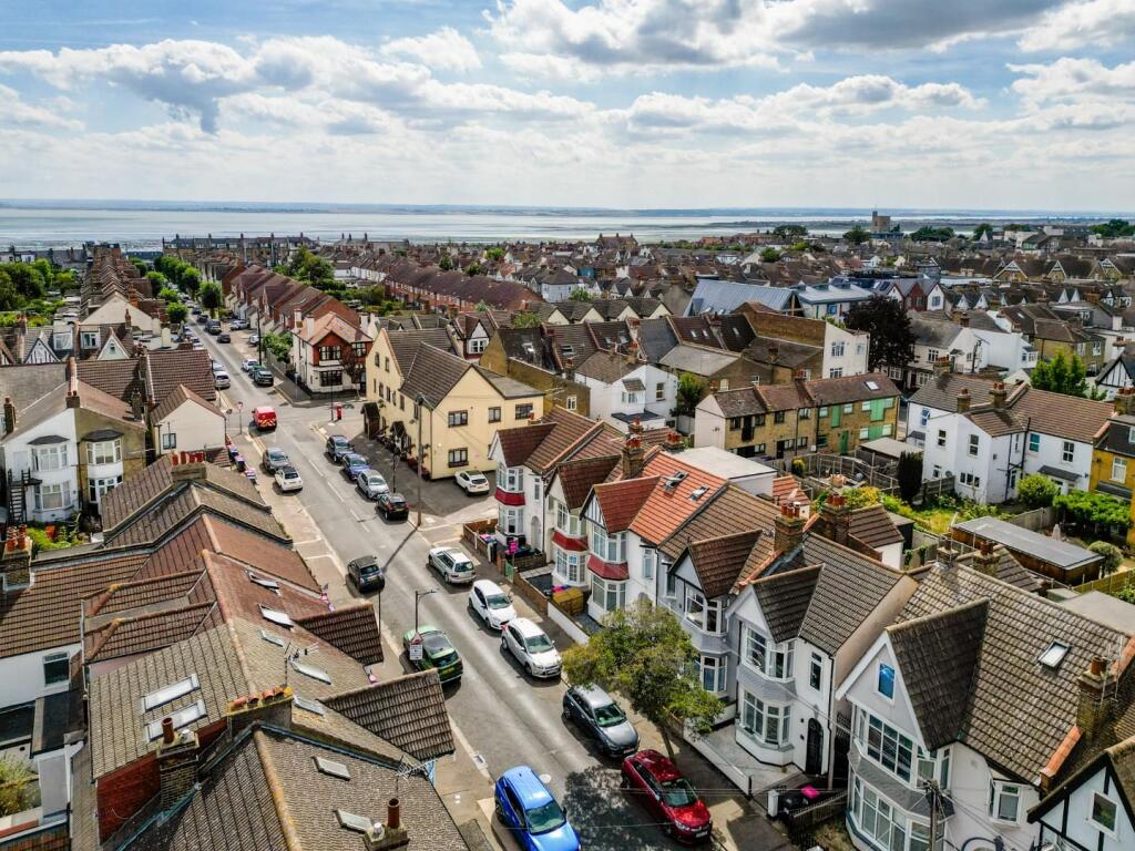 House in Southend-on-Sea - View 5
