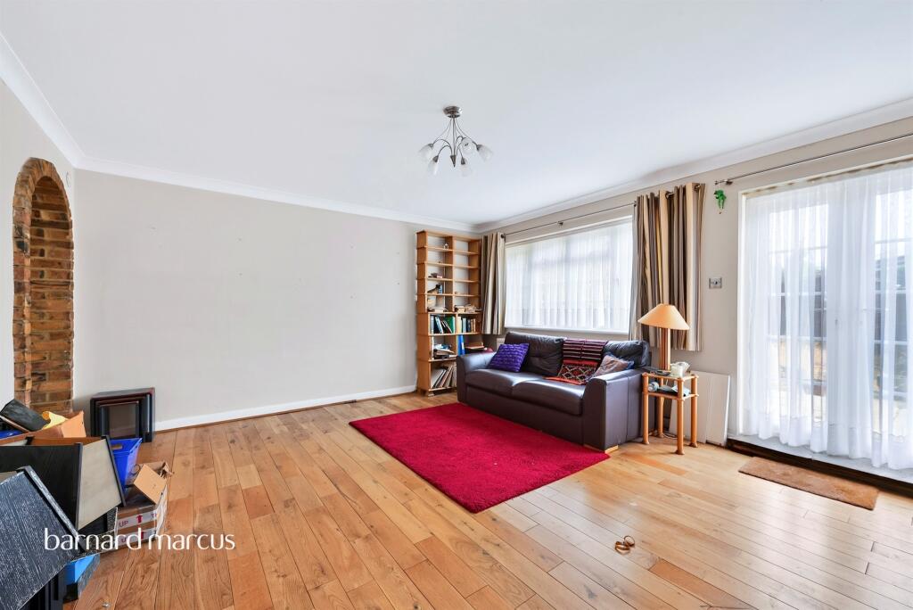 House in Spelthorne, Surrey - View 4