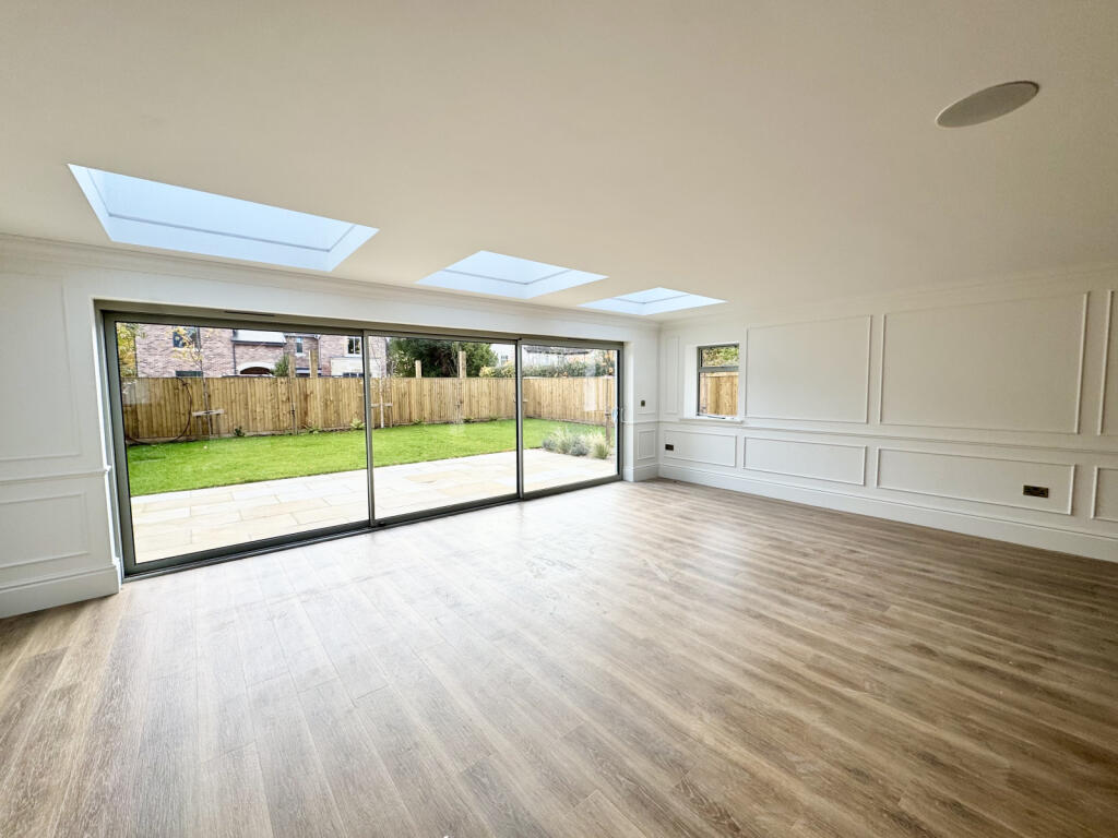 Adlington Road, Wilmslow, SK9 photo 3