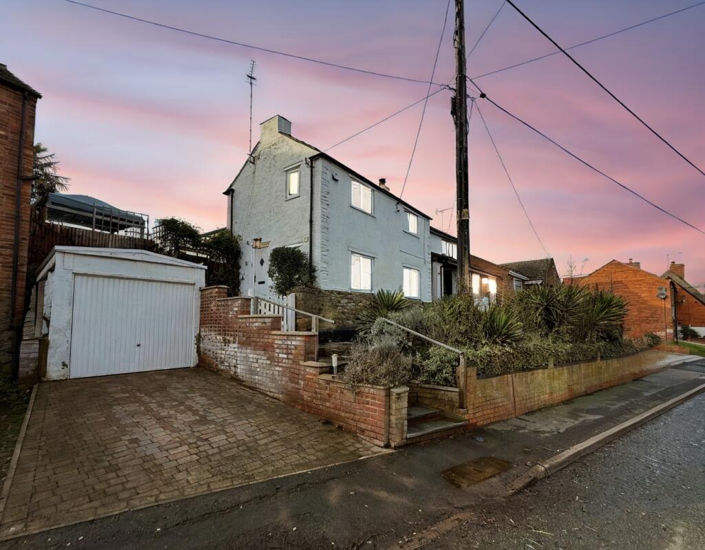 Main image of property: Ivy Cottage, 35 New Street, Weedon, NN7 4QS